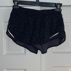 Black pattern Lululemon short.